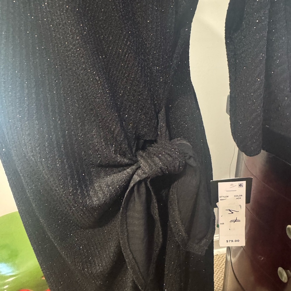 Signature Elegant Black Dress with Side Knot - Picture 5 of 16